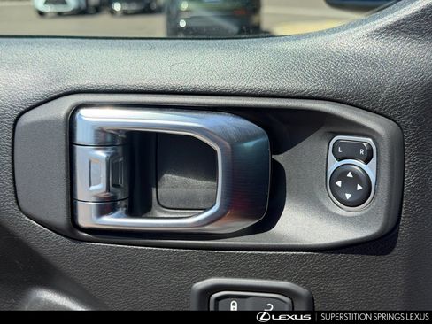 Used 2025 Jeep Wrangler Sport AWD/4WD image 17