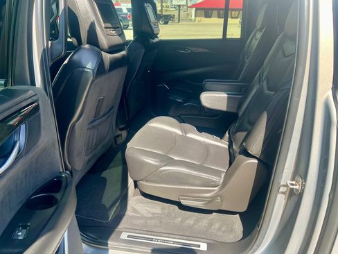 Used 2017 Cadillac Escalade ESV Platinum image 26