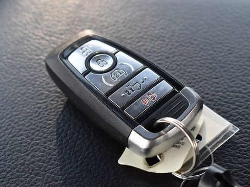 Used 2018 Ford F150 Lariat AWD/4WD image 14