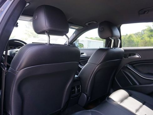 Certified 2019 Mercedes-Benz GLA 250 image 18