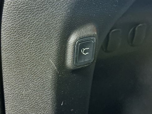 Used 2019 Jeep Cherokee Limited AWD/4WD image 27
