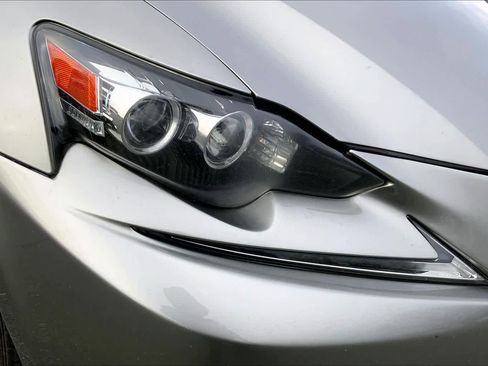 Used 2016 Lexus IS 300 AWD image 27