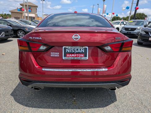 Certified 2021 Nissan Altima 2.5 SR w/ SR Premium Package FWD image 5