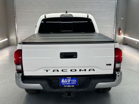 Used 2021 Toyota Tacoma SR5 RWD image 7