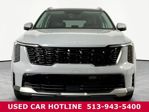 Certified 2025 Kia Sorento S w/ Panoramic Sunroof Package AWD/4WD image 2