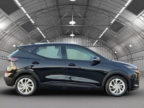 Used 2023 Chevrolet Bolt EUV LT FWD image 8