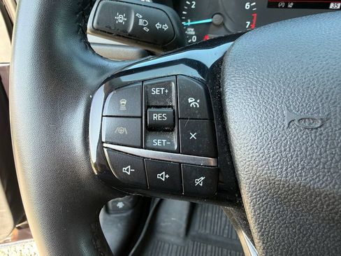 Used 2022 Ford Escape SEL FWD image 11