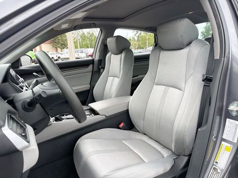 Used 2019 Honda Accord EX image 11