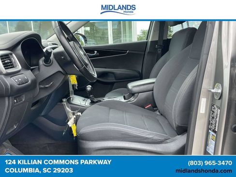 Used 2017 Kia Sorento FWD w/ LX Convenience Package image 13