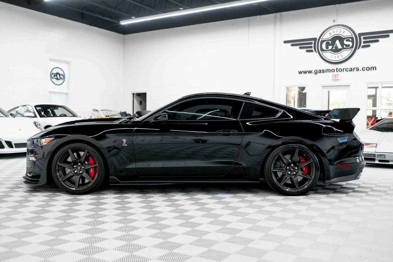 Used 2021 Ford Mustang Shelby GT500 w/ Carbon Fiber Track Pack RWD image 11