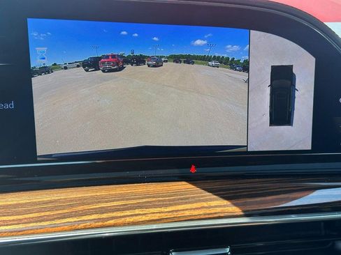 Used 2023 Cadillac Escalade Premium Luxury image 25