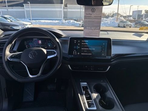 Certified 2025 Volkswagen Atlas Cross Sport SE image 16