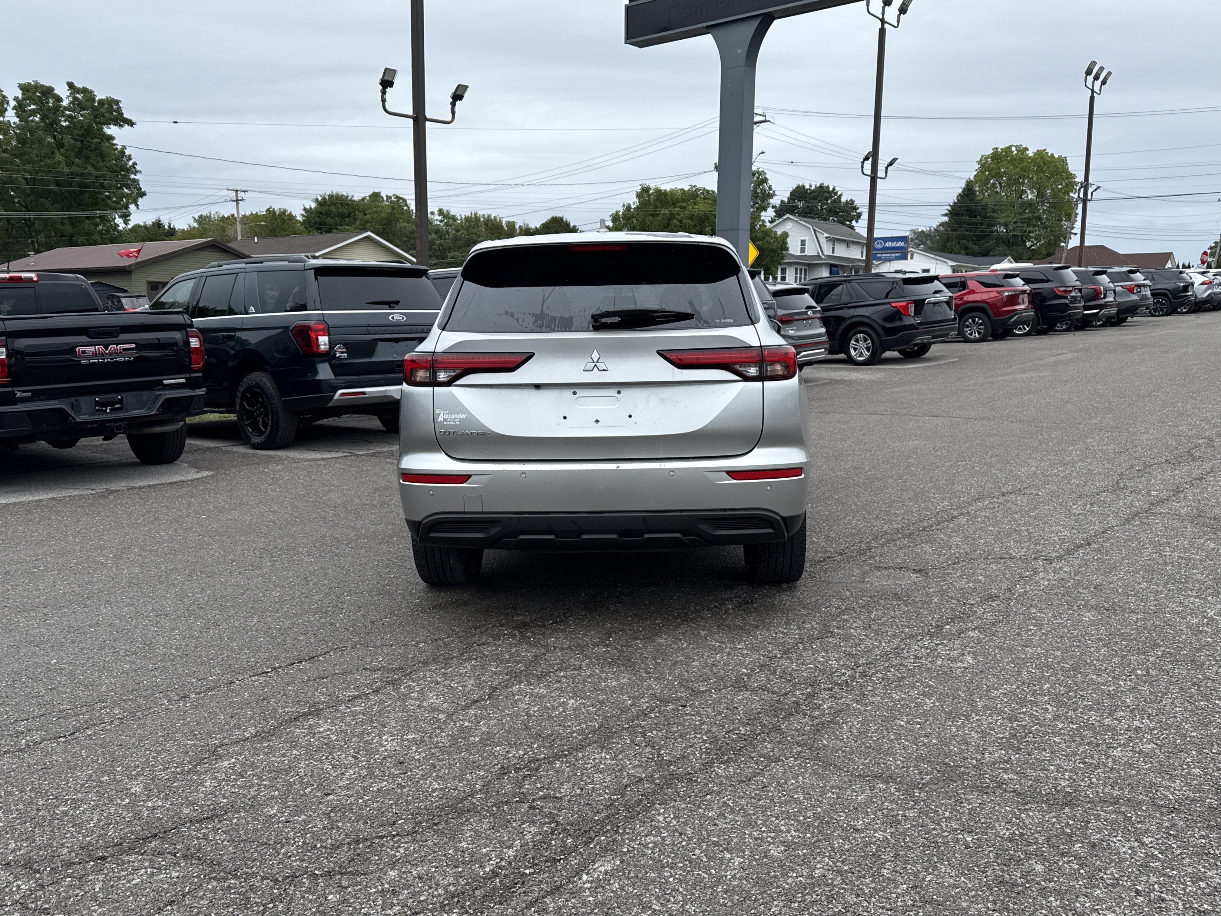 Used 2022 Mitsubishi Outlander ES AWD/4WD image 4