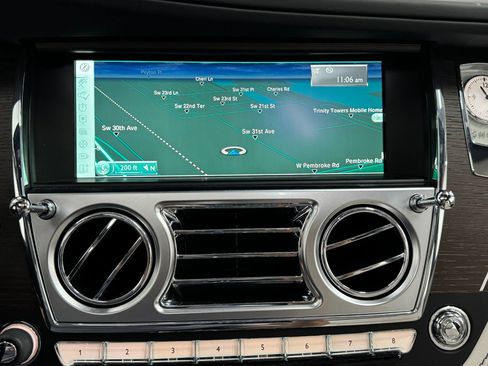 Used 2015 Rolls-Royce Ghost RWD image 57