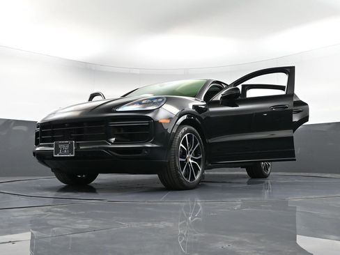 Used 2023 Porsche Cayenne Turbo S image 43