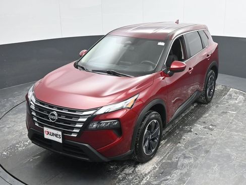 Used 2024 Nissan Rogue SV image 43