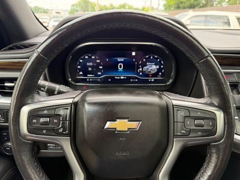 Used 2022 Chevrolet Suburban Premier w/ Premium Package AWD/4WD image 37