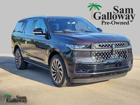 Certified 2025 Lincoln Navigator Black Label AWD/4WD image 1