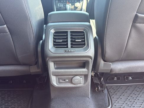 Used 2018 Volkswagen Tiguan SEL AWD/4WD image 28