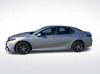 Used 2021 Toyota Camry SE video 2