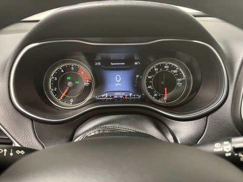 Used 2022 Jeep Cherokee Limited w/ Mopar Interior Package AWD/4WD image 26
