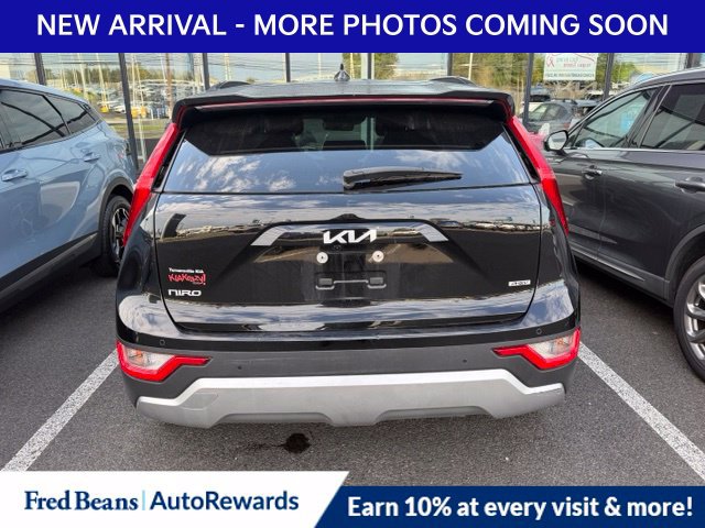 Used 2023 Kia Niro EX w/ EX Cold Weather Package FWD image 6