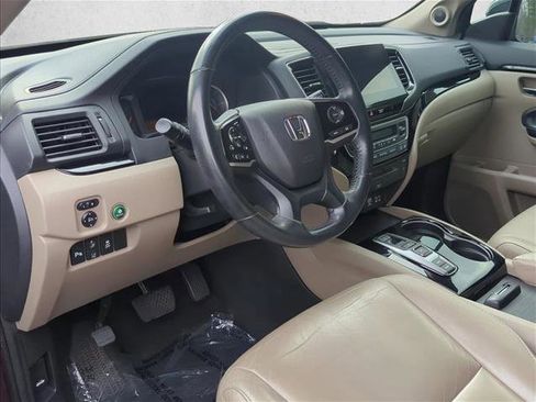 Used 2019 Honda Pilot Touring image 9