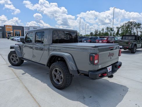 Used 2022 Jeep Gladiator Rubicon w/ Trailer Tow Package AWD/4WD image 5
