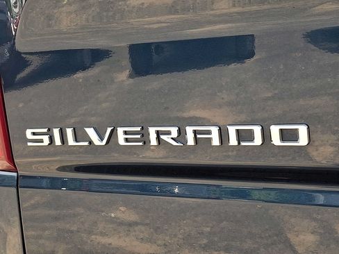 Used 2021 Chevrolet Silverado 1500 RST w/ Z71 Off-Road Package AWD/4WD image 32