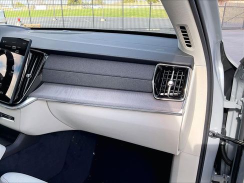 New 2026 Volvo XC90 T8 Ultra w/ Protection Package Premier image 29