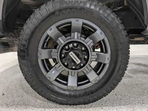 Used 2023 Ford F250 Lariat w/ Sport Appearance Package image 13