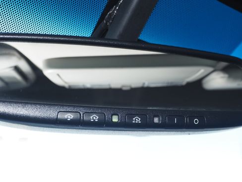 Used 2018 Nissan Titan SV w/ SV Convenience Package image 28