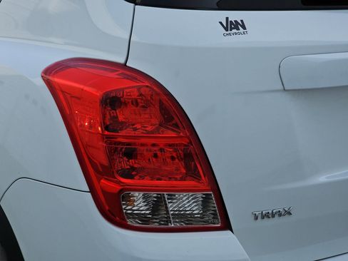 Used 2020 Chevrolet Trax LS w/ Tint and Cruise Package image 38