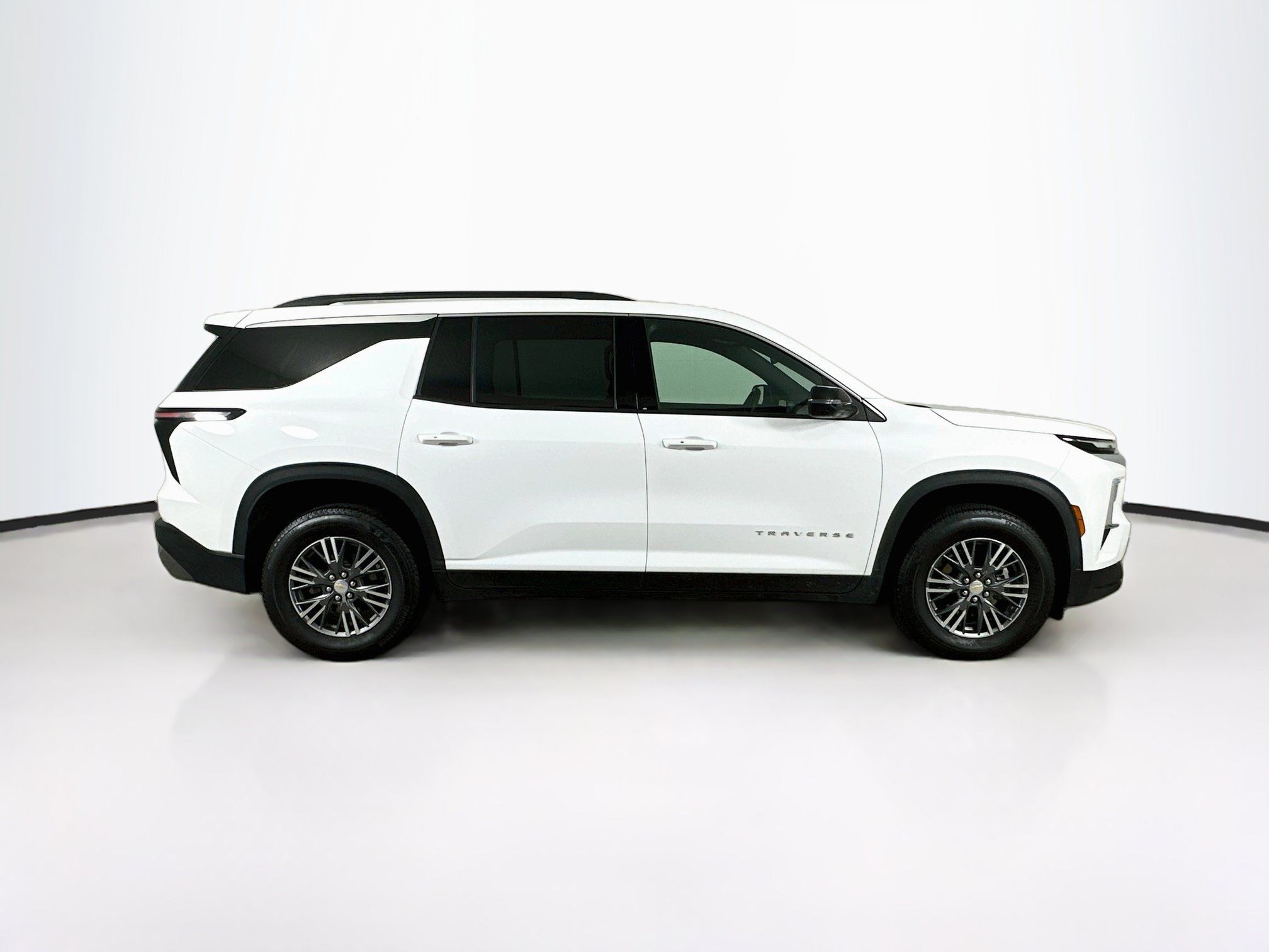 Used 2026 Chevrolet Traverse LT FWD image 10
