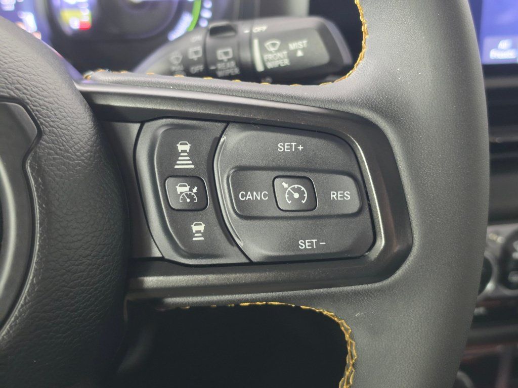 Used 2024 Jeep Wrangler Unlimited AWD/4WD image 25