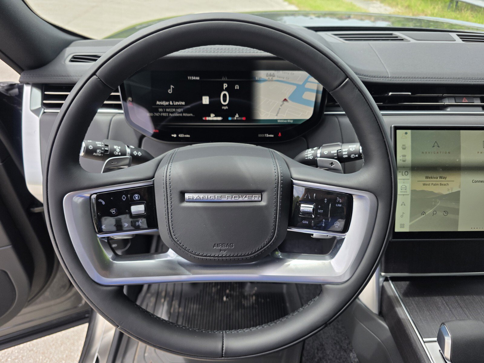 New 2026 Land Rover Range Rover Long Wheelbase SE AWD/4WD image 15