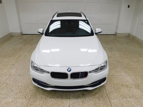 Used 2019 BMW 330i xDrive Wagon AWD/4WD image 11