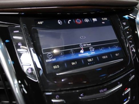 Used 2017 Cadillac Escalade Luxury image 22