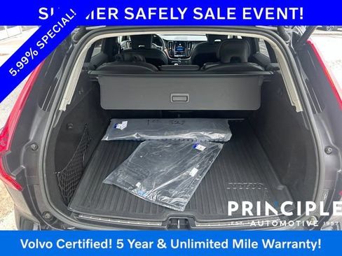 Certified 2023 Volvo XC60 B5 Ultimate w/ Protection Package Premier FWD image 12