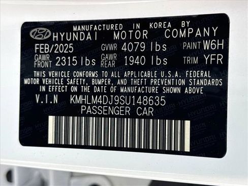 Certified 2025 Hyundai Elantra SEL image 18