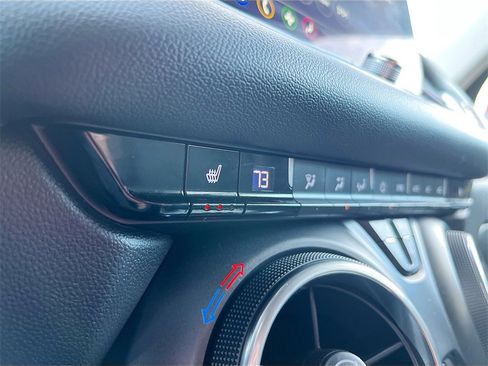 Used 2025 Chevrolet Blazer LT image 19