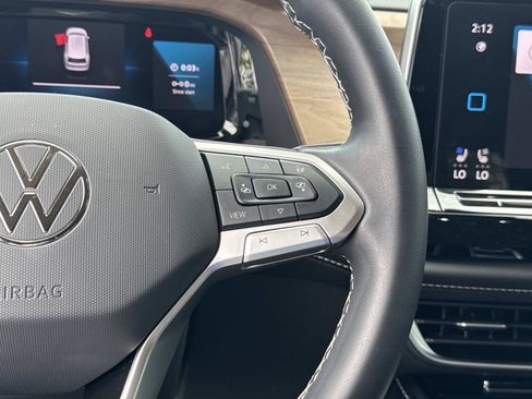 Used 2024 Volkswagen Atlas SE FWD image 18