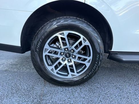 Certified 2025 Ford Expedition Active AWD/4WD image 32