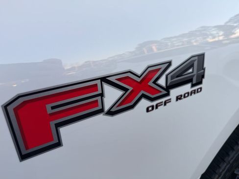 New 2026 Ford F250 Platinum w/ FX4 Off-Road Package image 45