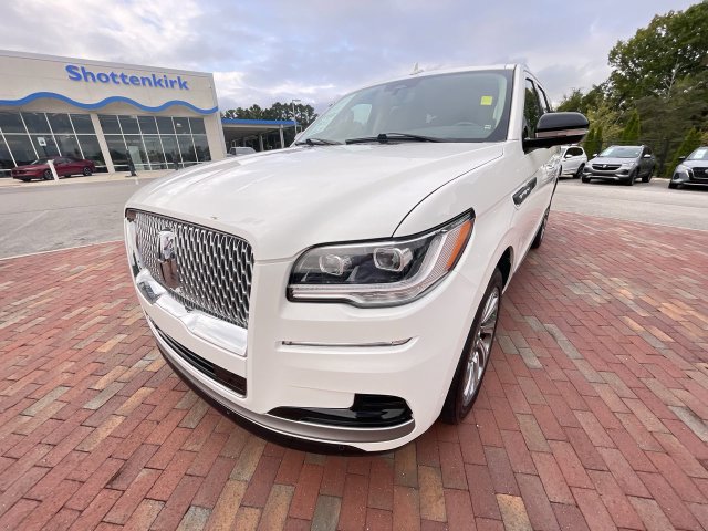 Used 2024 Lincoln Navigator Premiere AWD/4WD image 28