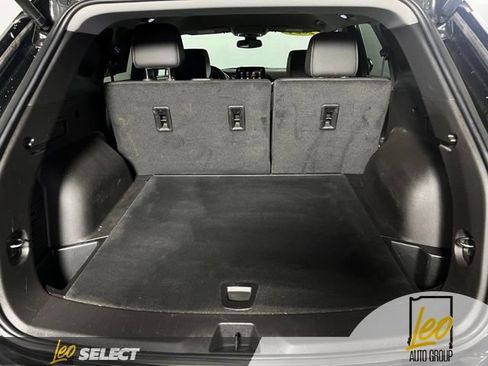 Used 2024 Chevrolet Blazer LT FWD image 14