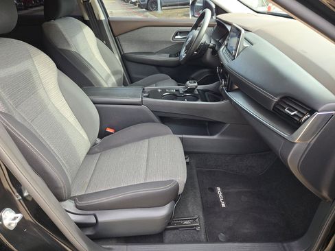 Used 2022 Nissan Rogue SV image 27