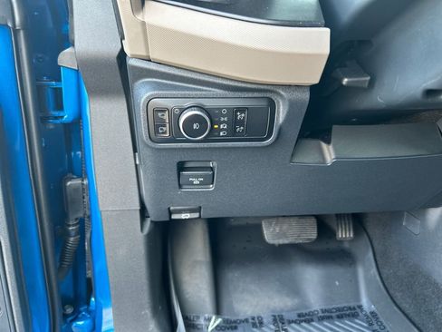 Used 2023 Ford Bronco Wildtrak image 23