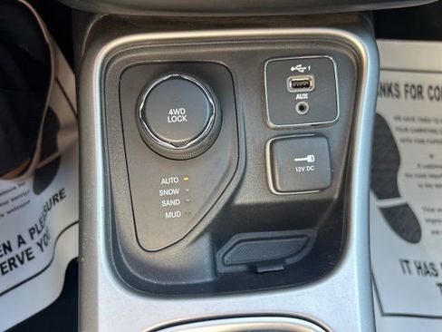 Used 2021 Jeep Compass Latitude AWD/4WD image 14
