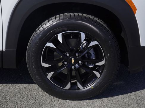 Used 2023 Chevrolet TrailBlazer LT AWD/4WD image 10